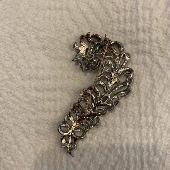 Kenneth Jay Lane Vintage KJL Feather Plume Pave Crystal Pin Stamped - Picture 2 of 5